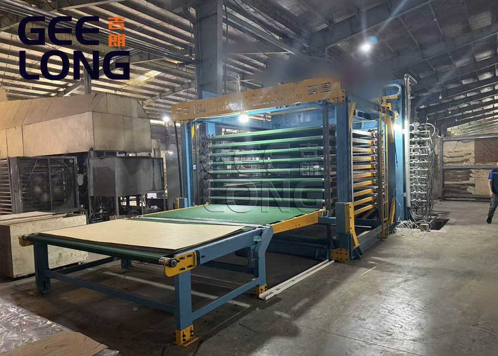 film faced plywood hot press machine.jpg film faced plywood hot press machine.jpg