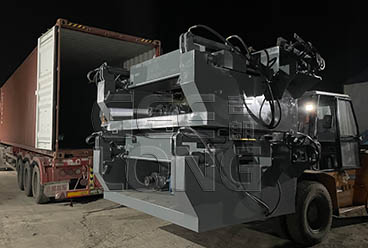 Китай GEELONG экспортировал шесть комплектов окорочных станков для бревен и 2 комплекта 1,1-метровой машины для нанесения клея.