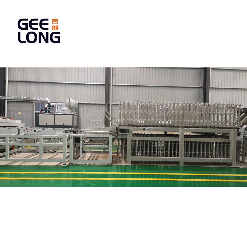 Китайская машина для горячего прессования меламинового ламината с коротким циклом работы. Китайская машина для горячего прессования меламинового ламината с коротким циклом работы.